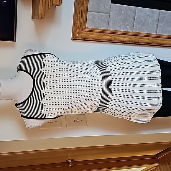 WHBM top - Picture 1 of 4